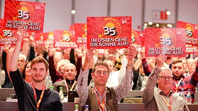 Foto-Aktion: "35 - im Osten wie im Westen"
